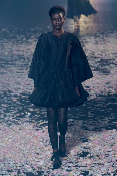 Look 12